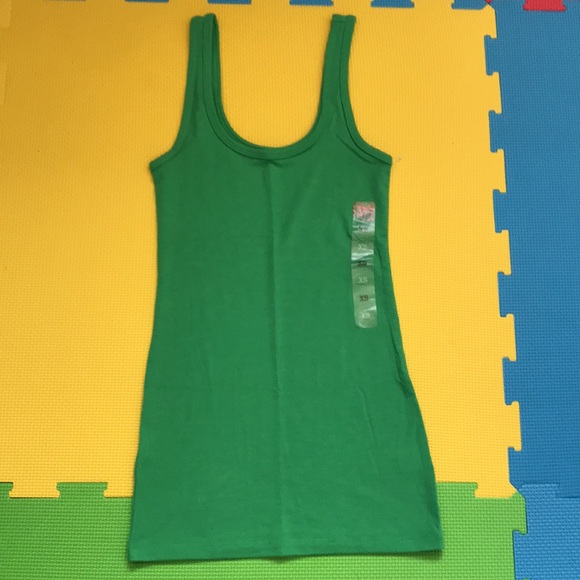 Bundle of 5 tank tops - Picture 2 of 7